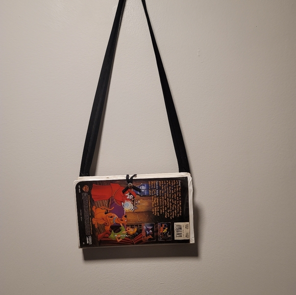 Scooby-Doo Spookiest Tales Upcycled Y2K 2001 VHS Shoulder Bag Purse - Picture 9 of 9